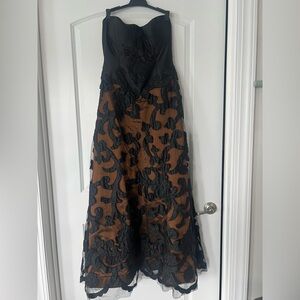 SKINZ New York Elegant Black and Copper Formal Lace Hown